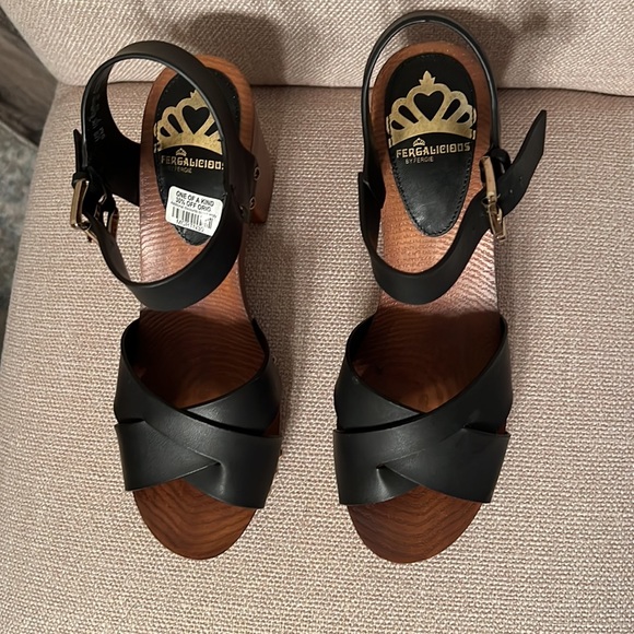 Fergalicious Mercy - Picture 2 of 6